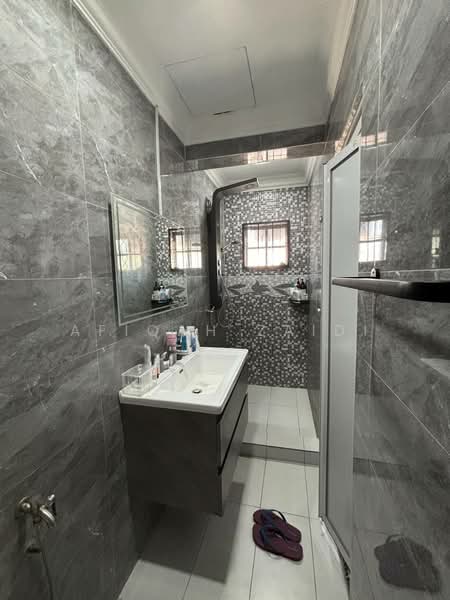 2-storey Terraced House for Sale in Bukit Jelutong (Shah Alam) - Afiqah zaidi - Bathroom - PropertyGuru.com.my