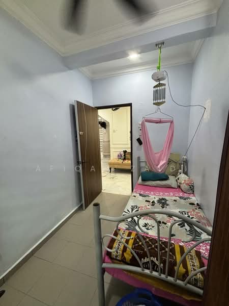 2-storey Terraced House for Sale in Bukit Jelutong (Shah Alam) - Afiqah zaidi - Bedroom - PropertyGuru.com.my