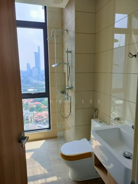 Servis Apartment untuk Dijual di Avara - Jerry Lee - Bathroom - PropertyGuru.com.my