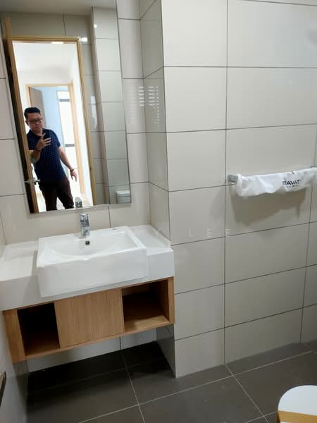 Servis Apartment untuk Dijual di Avara - Jerry Lee - Bathroom - PropertyGuru.com.my