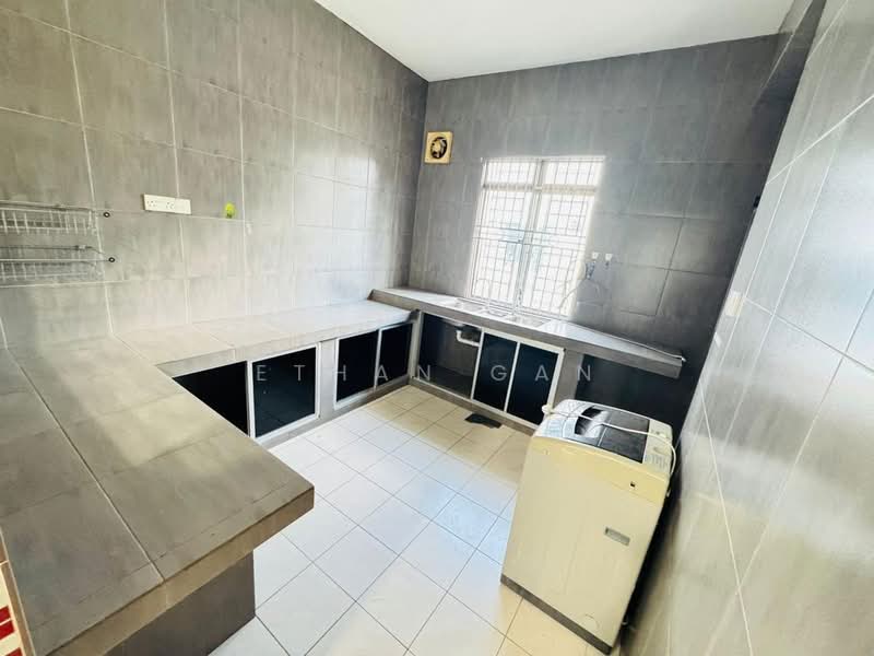 2-storey Terraced House for Sale in Austin (Johor Bahru) - Ethan Gan - Kitchen - PropertyGuru.com.my