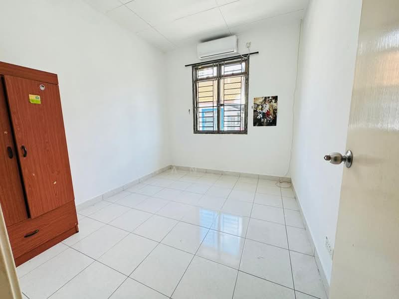 2-storey Terraced House for Sale in Austin (Johor Bahru) - Ethan Gan - Bedroom - PropertyGuru.com.my