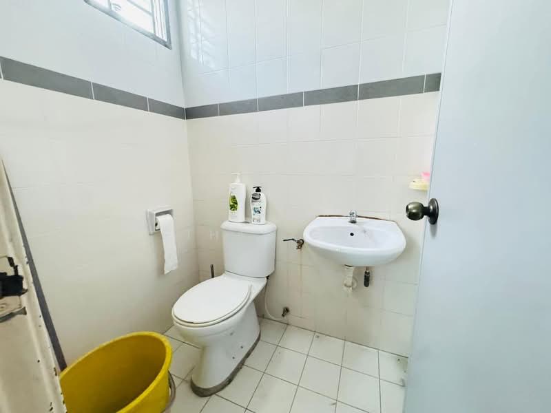 2-storey Terraced House for Sale in Austin (Johor Bahru) - Ethan Gan - Bathroom - PropertyGuru.com.my