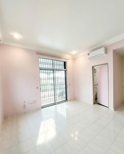 2-storey Terraced House for Sale in Kota Tinggi (Johor) - Christine Cham - Living Room - PropertyGuru.com.my