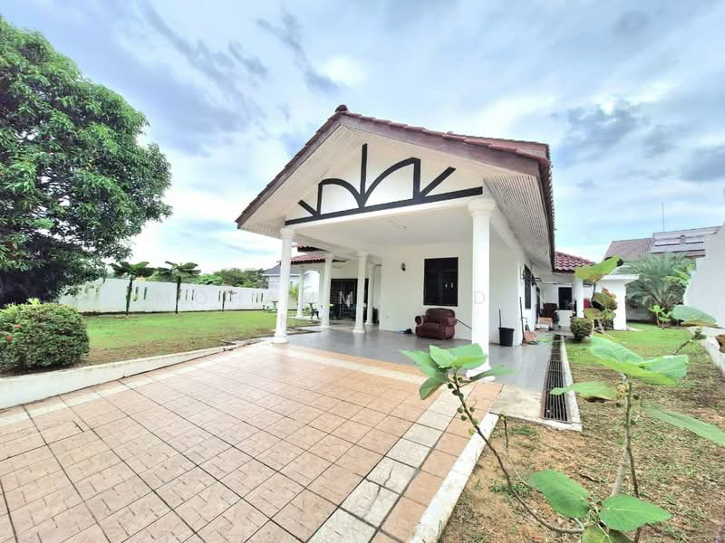 Bungalow for Sale in Shah Alam (Selangor) - Mohammad Din Majid - Exterior - PropertyGuru.com.my