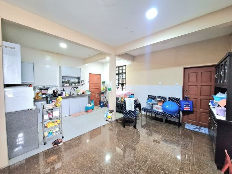 Bungalow for Sale in Shah Alam (Selangor) - Mohammad Din Majid - Kitchen - PropertyGuru.com.my