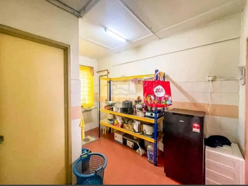 Apartment for Sale at Putra Damai - Shahrul Akhir - Kitchen - PropertyGuru.com.my