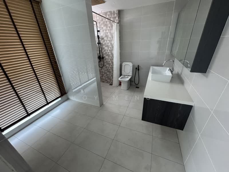 Rumah Teres untuk Dijual di Island Glades (Jelutong) - Hoy Meng - Bathroom - PropertyGuru.com.my