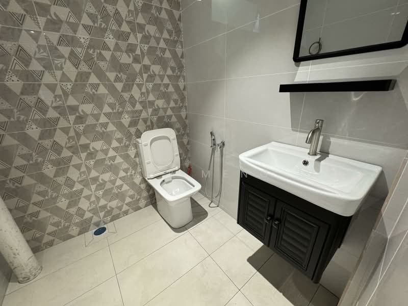 Rumah Teres untuk Dijual di Island Glades (Jelutong) - Hoy Meng - Bathroom - PropertyGuru.com.my