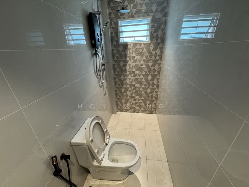 Rumah Teres untuk Dijual di Island Glades (Jelutong) - Hoy Meng - Bathroom - PropertyGuru.com.my