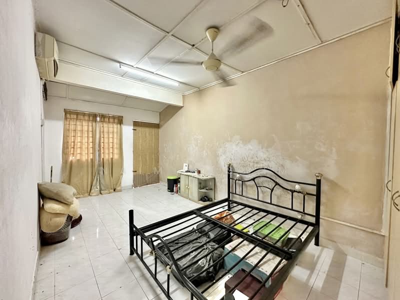 2-storey Terraced House for Sale in SS3 (Petaling Jaya) - Naim Kassim - Bedroom - PropertyGuru.com.my