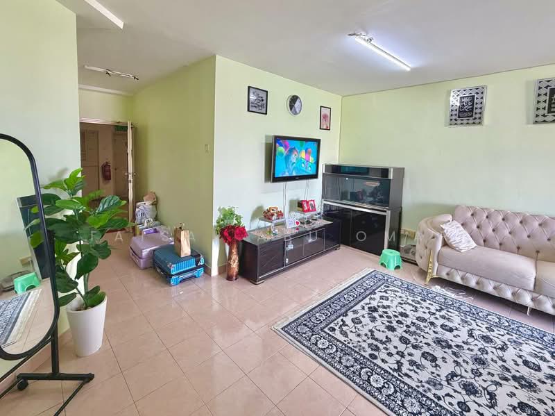 Kondominium untuk Dijual di Venice Hill - Faisal Abu Omar - Living Room - PropertyGuru.com.my