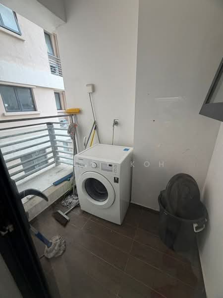 Condominium for Rent at Bay Point @ Country Garden Danga Bay - Jessy Koh - Balcony - PropertyGuru.com.my