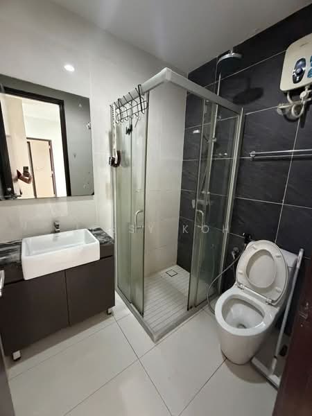 Condominium for Rent at Bay Point @ Country Garden Danga Bay - Jessy Koh - Bathroom - PropertyGuru.com.my