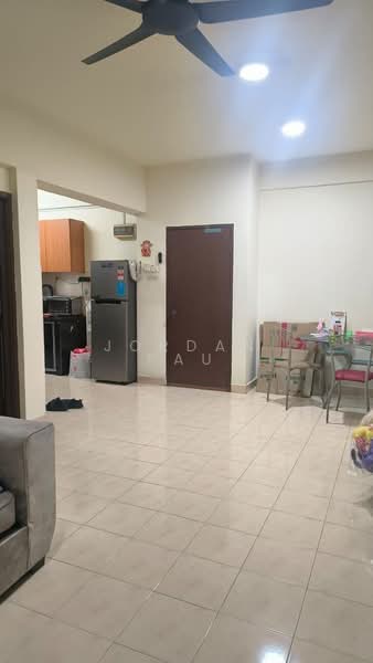 Pangsapuri untuk Disewa di Bayu Puteri 3 - Jordan Kau - Living Room - PropertyGuru.com.my