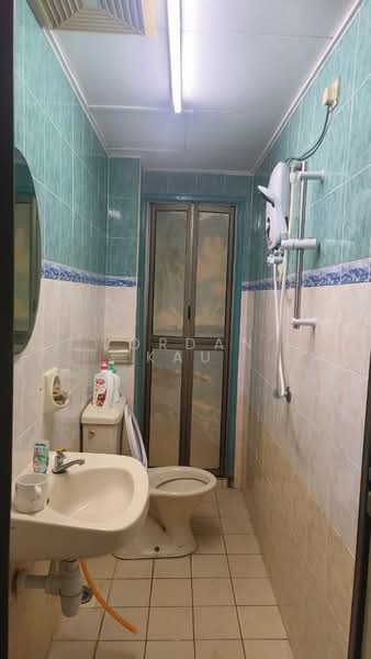 Pangsapuri untuk Disewa di Bayu Puteri 3 - Jordan Kau - Bathroom - PropertyGuru.com.my