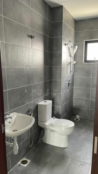 Rumah Teres 3 Tingkat untuk Dijual di Batu 9 (Cheras) - Kweenie Chong - Bathroom - PropertyGuru.com.my