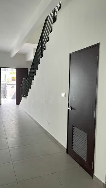 Rumah Teres 3 Tingkat untuk Dijual di Batu 9 (Cheras) - Kweenie Chong - PropertyGuru.com.my