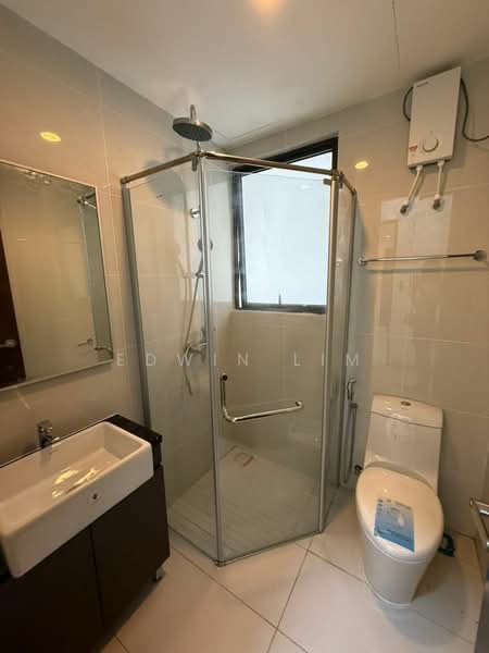 Condominium for Rent at Kings Bay @ Country Garden Danga Bay - Edwin Lim - Bathroom - PropertyGuru.com.my