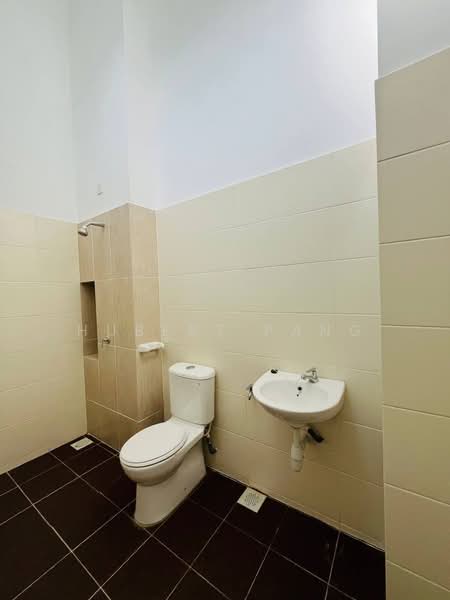 Rumah Teres 2 Tingkat untuk Dijual di Kota Tinggi (Johor) - Hubert Pang - Bathroom - PropertyGuru.com.my