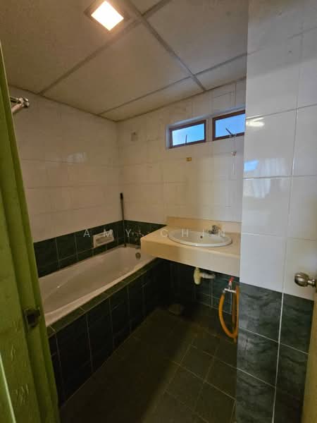 Condominium for Sale at Amadesa Resort Condominium - Amy Chin - Bathroom - PropertyGuru.com.my
