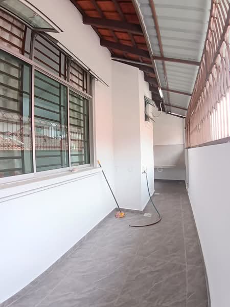 1.5-storey Terraced House for Sale in Taman Pelangi Indah (Ulu Tiram) - Ray Tung - Corridor - PropertyGuru.com.my