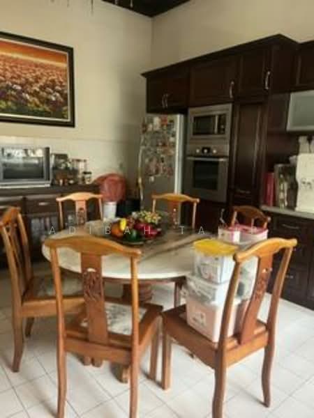 Rumah Berkembar untuk Dijual di Kota Damansara (Selangor) - Adibah Talip - Dining Room - PropertyGuru.com.my
