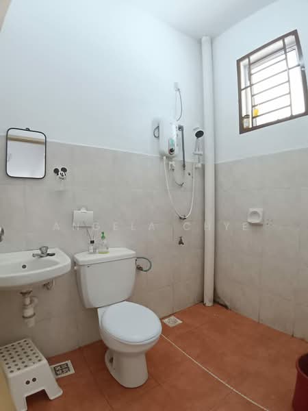 Terraced House for Rent in Skudai (Johor) - Angela Chye - Bathroom - PropertyGuru.com.my
