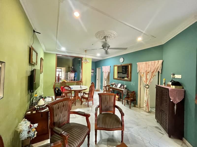 Townhouse for Sale in Alam Damai (Cheras) - M.J Zairin - Living Room - PropertyGuru.com.my