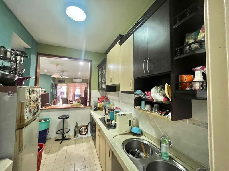 Townhouse for Sale in Alam Damai (Cheras) - M.J Zairin - Kitchen - PropertyGuru.com.my