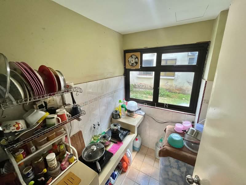 Townhouse for Sale in Alam Damai (Cheras) - M.J Zairin - Kitchen - PropertyGuru.com.my