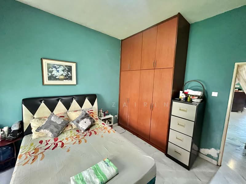 Townhouse for Sale in Alam Damai (Cheras) - M.J Zairin - Bedroom - PropertyGuru.com.my