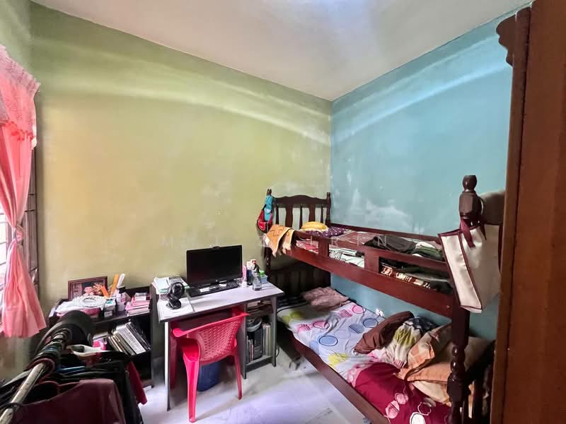 Townhouse for Sale in Alam Damai (Cheras) - M.J Zairin - Bedroom - PropertyGuru.com.my