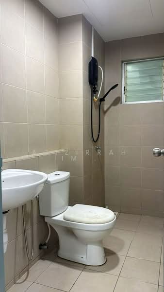 Condominium for Rent at Lakefront Homes - Azizirrahim . - Bathroom - PropertyGuru.com.my