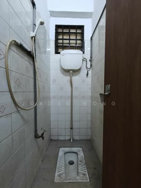 Factory for Rent in Austin (Johor Bahru) - Jordan Wong - Bathroom - PropertyGuru.com.my