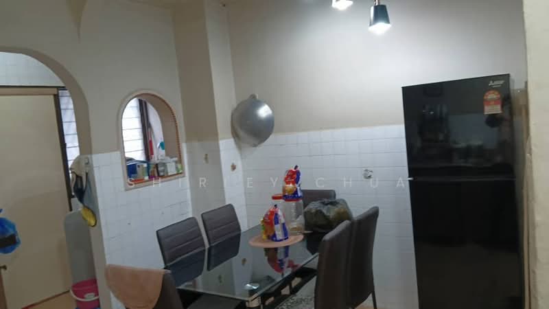 2-storey Terraced House for Sale in Taman Daya (Kepong) - Shirley Chua - Dining Room - PropertyGuru.com.my