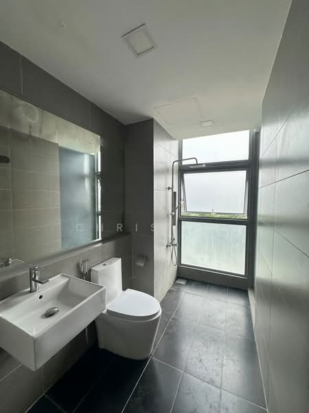 Kondominium untuk Disewa di Lakefront Residence - Chris Lee - Bathroom - PropertyGuru.com.my