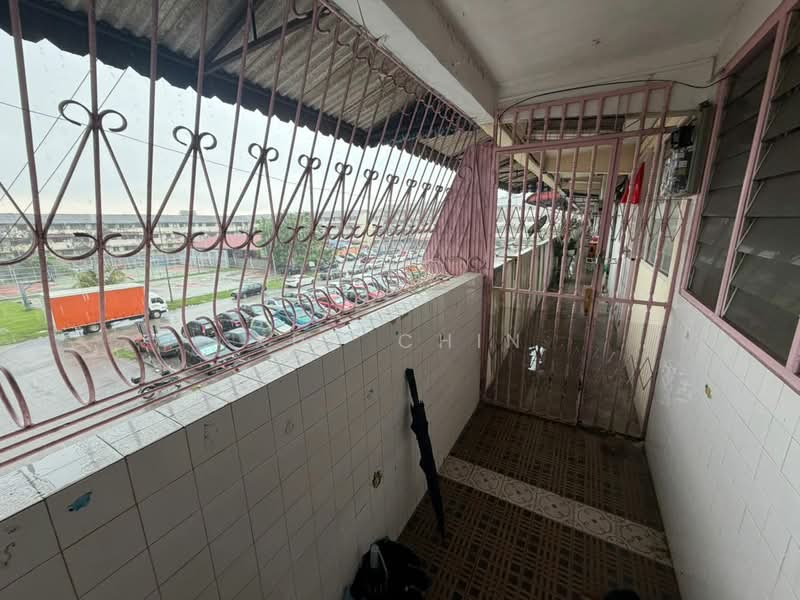 Flat for Sale at Flat Taman Ungku Tun Aminah - Kuu Chin - Balcony - PropertyGuru.com.my