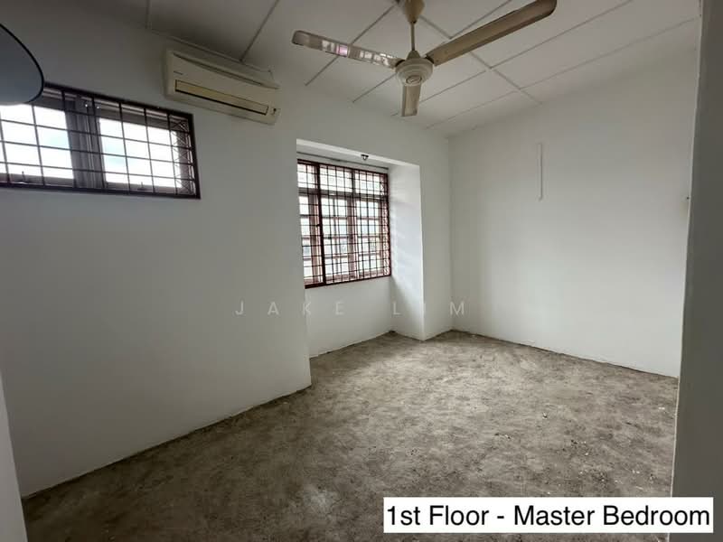 Rumah Teres 2 Tingkat untuk Dijual di Pandan Indah (Ampang) - Jake Lim - Master Bedroom - PropertyGuru.com.my