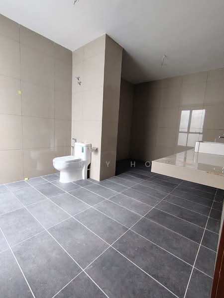 4-storey Terraced House for Sale in Damansara Perdana (Selangor) - Terry Hoh - Bathroom - PropertyGuru.com.my