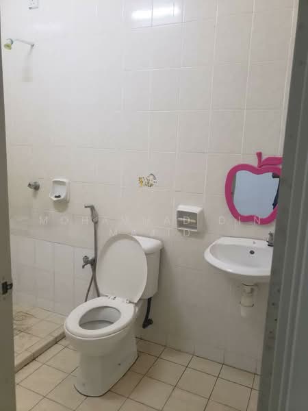 2-storey Terraced House for Sale in Alam Budiman (Shah Alam) - Mohammad Din Majid - Bathroom - PropertyGuru.com.my
