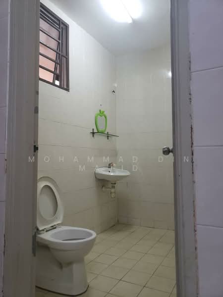 2-storey Terraced House for Sale in Alam Budiman (Shah Alam) - Mohammad Din Majid - Bathroom - PropertyGuru.com.my