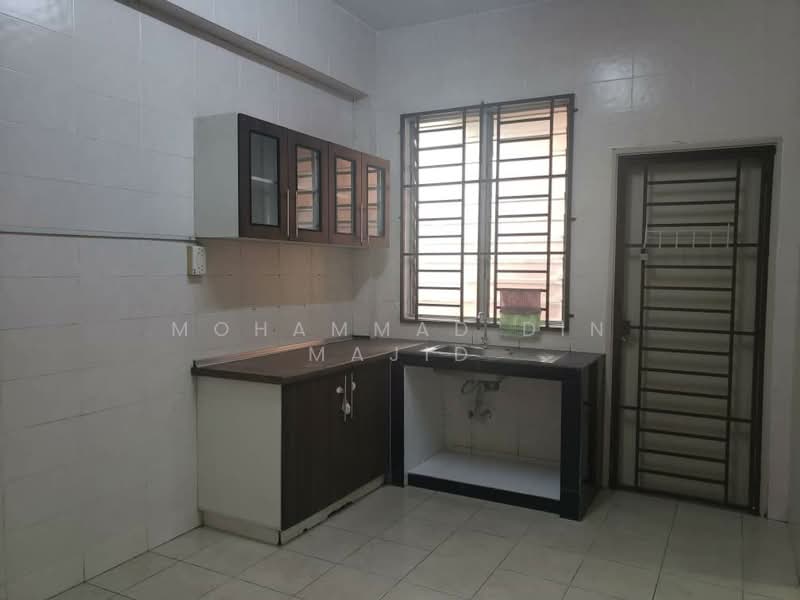 2-storey Terraced House for Sale in Alam Budiman (Shah Alam) - Mohammad Din Majid - Kitchen - PropertyGuru.com.my