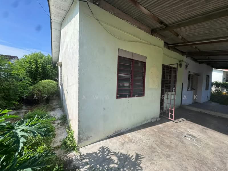 Semi-Detached House for Sale in Kuantan (Pahang) - Fazielawatie Ishak - Exterior - PropertyGuru.com.my