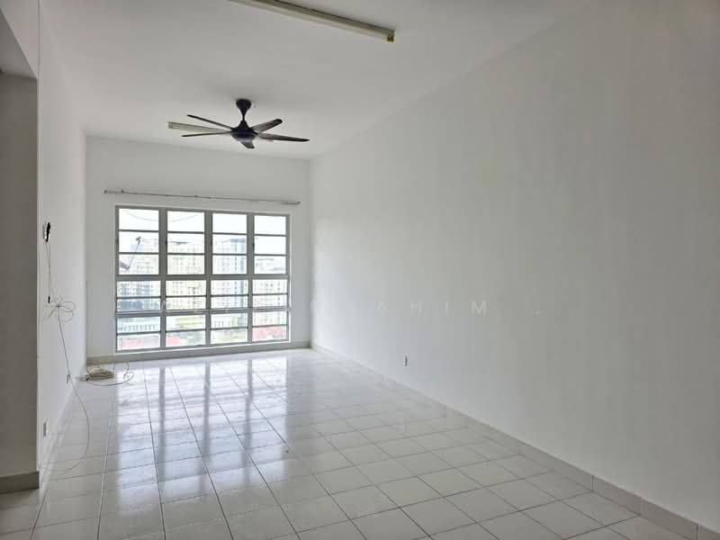 Kondominium untuk Dijual di Saujana Aster - Azizirrahim . - Living Room - PropertyGuru.com.my