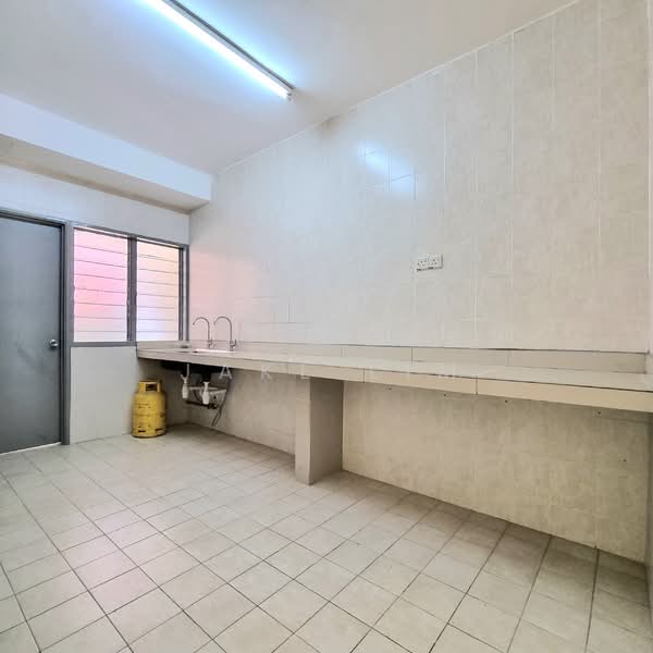 2-storey Terraced House for Sale in Sungai Long (Bandar Sungai Long) - Jake Lim - Kitchen - PropertyGuru.com.my