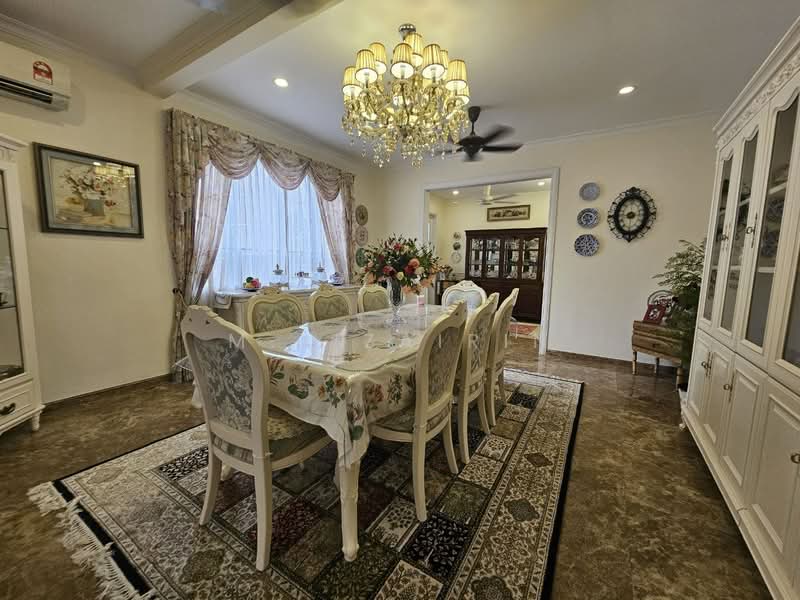 Rumah Berkembar untuk Dijual di Ukay Perdana (Ulu Kelang) - M.J Zairin - Dining Room - PropertyGuru.com.my