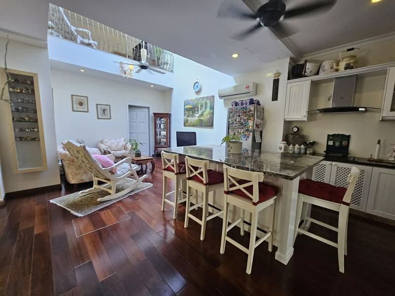 Rumah Berkembar untuk Dijual di Ukay Perdana (Ulu Kelang) - M.J Zairin - Living Room - PropertyGuru.com.my