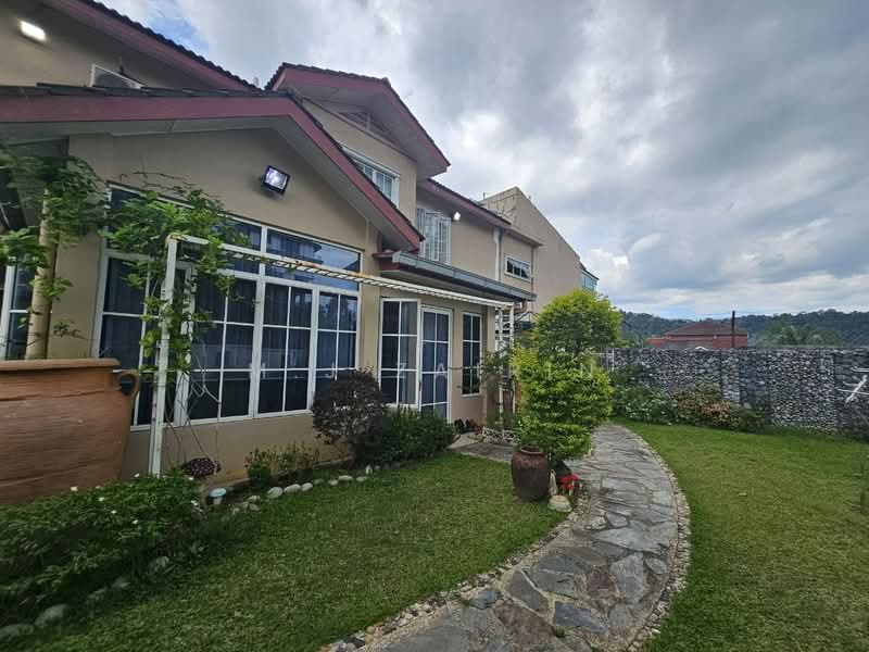 Rumah Berkembar untuk Dijual di Ukay Perdana (Ulu Kelang) - M.J Zairin - Exterior - PropertyGuru.com.my