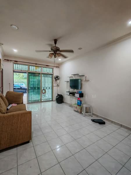 1-storey Terraced House for Sale in Taman Puteri Wangsa (Ulu Tiram) - Cindy Lim - Living Room - PropertyGuru.com.my